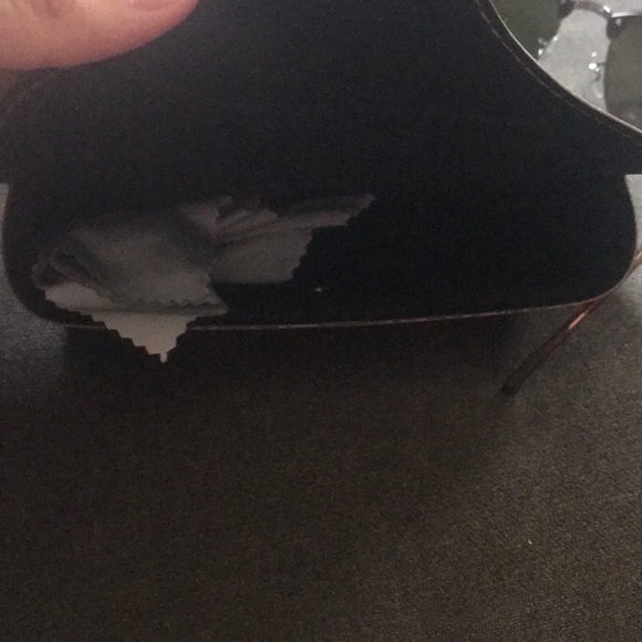 Ray bands sunglasses brand new with case - Picture 4 of 4